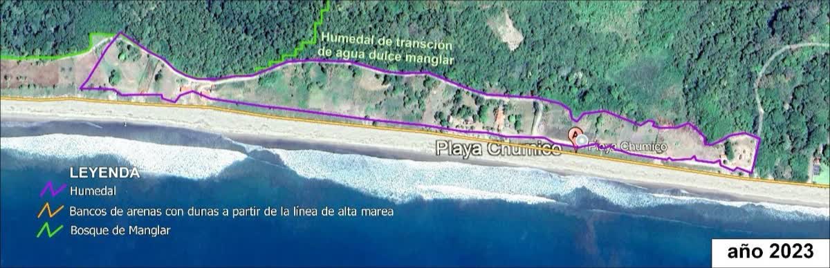 Imagen satelital de 2023: la misma franja de playa El Chumico con el humedal alterado